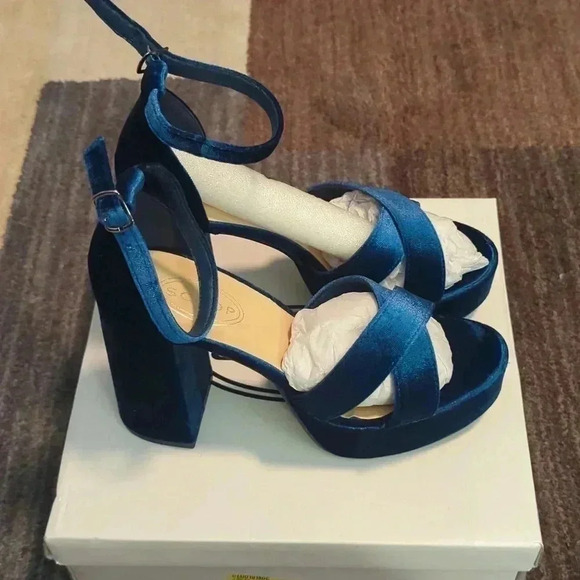 Scoop Women's Velvet Platform Heeled Sandals Size 7.5 - Picture 5 of 6